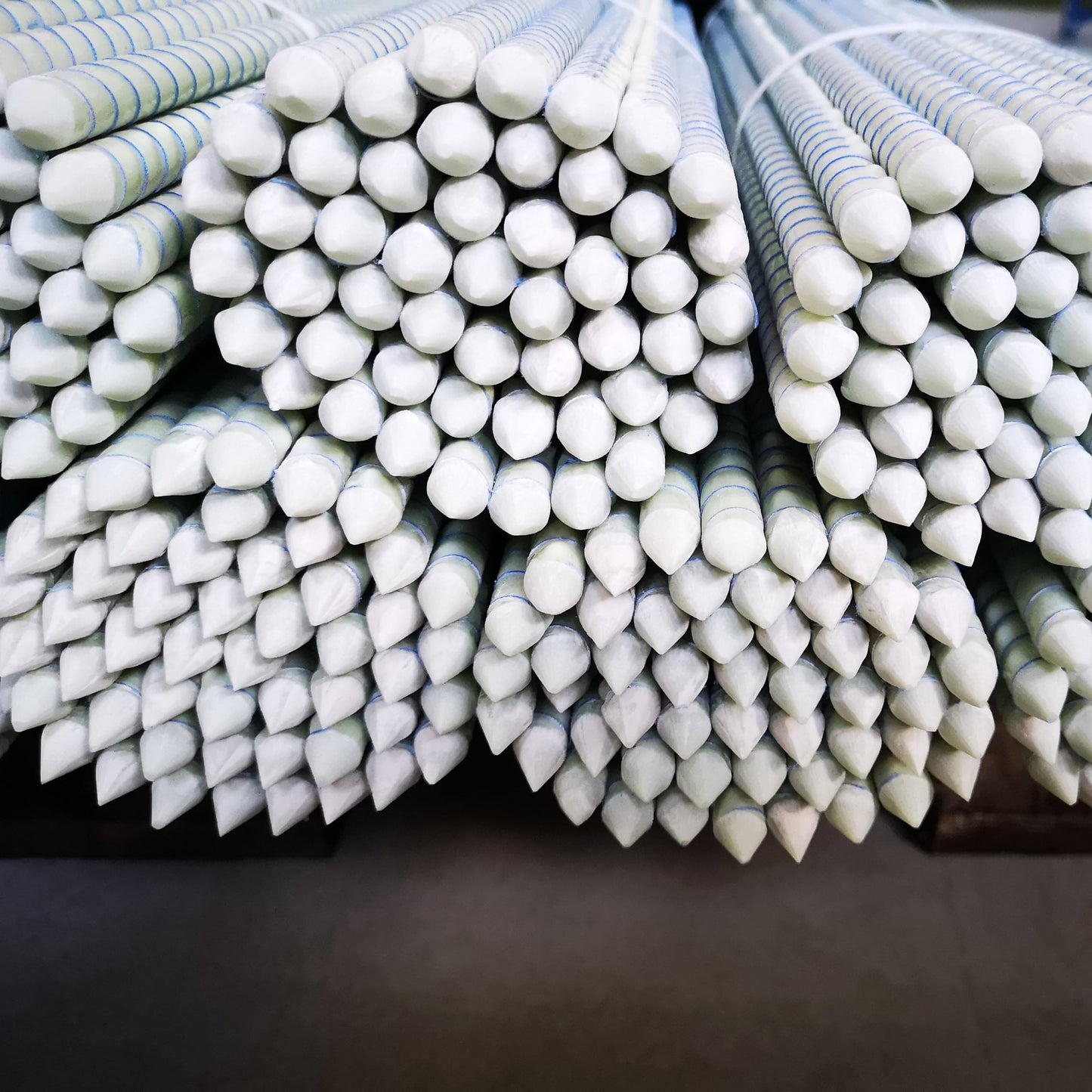 Ribbed fiberglass post for electric fencing (50 pcs. (16 mm iameter - 10 pcs.))